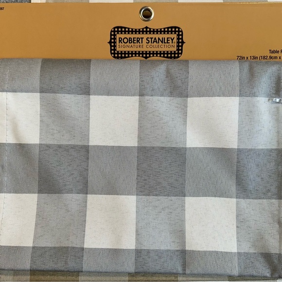 Beautiful silver/grey plaid table runner NWT - Picture 2 of 2